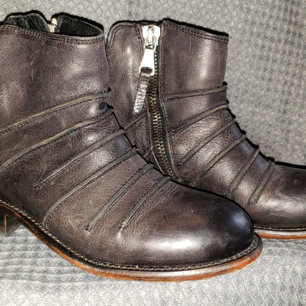 Fluevog Beauvoirs (Living 2.0)